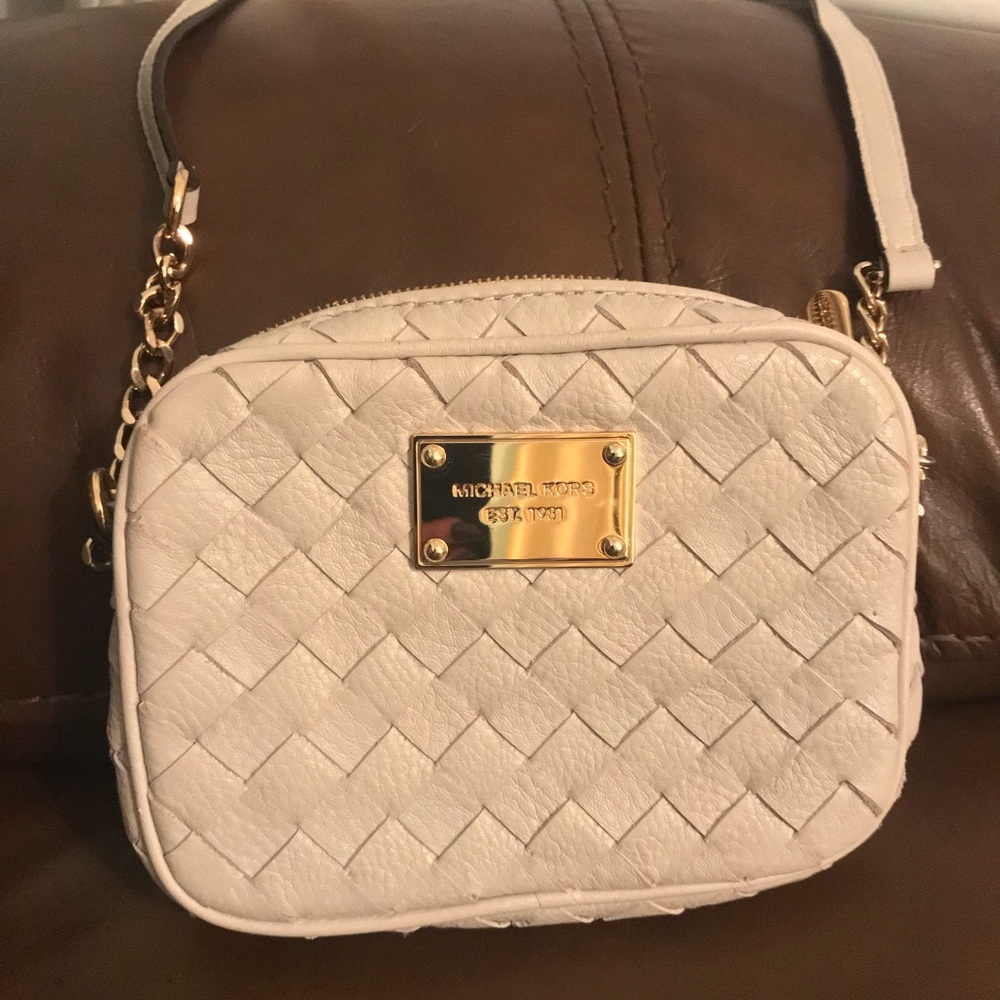 Authentic Michael Kors X body bag! Like New!